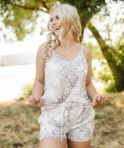 No Ship Drop Ship A Hint Of Tinsel Sleep Shorts