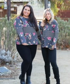 Boutique Simplified Middle Of The Road Colorblock Top