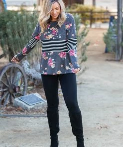 Boutique Simplified Middle Of The Road Colorblock Top