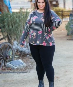 Boutique Simplified Middle Of The Road Colorblock Top