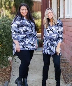 Boutique Simplified Master Of Disguise 3/4 Sleeve Top