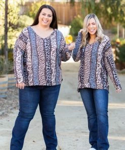 Boutique Simplified Beyond The Headlines Pullover