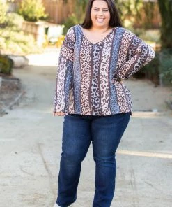 Boutique Simplified Beyond The Headlines Pullover