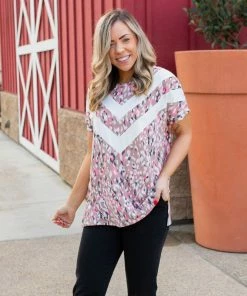 Boutique Simplified Chasing Arrows Short Sleeve Top