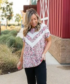 Boutique Simplified Chasing Arrows Short Sleeve Top