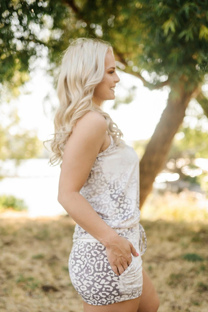 No Ship Drop Ship A Hint Of Tinsel Sleep Tank 1X 9 No Ship Drop Ship A Hint Of Tinsel Sleep Tank 1X