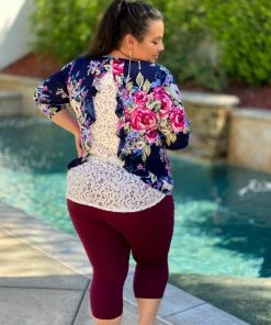 Boutique Simplified Floral Ruffles And Lace 3/4 Sleeve Top