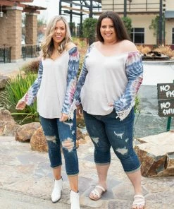 Boutique Simplified Modern Renaissance Raglan Top