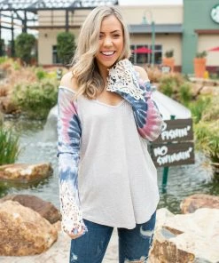 Boutique Simplified Modern Renaissance Raglan Top