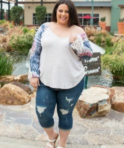 Boutique Simplified Modern Renaissance Raglan Top