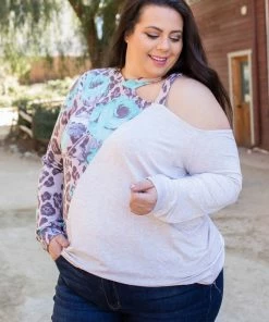 Boutique Simplified Naturally Divided Long Sleeve Top