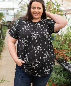 Boutique Simplified Free My Soul Short Sleeve Top