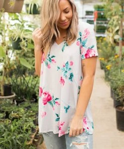 Boutique Simplified Blissful Floral Short Sleeve Top