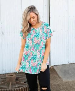 Boutique Simplified Don't Be Coy Short Sleeve Top