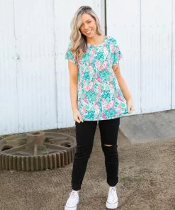 Boutique Simplified Don't Be Coy Short Sleeve Top
