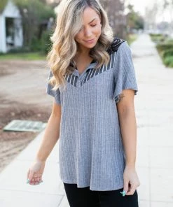 Boutique Simplified Tailor Made Short Sleeve Top