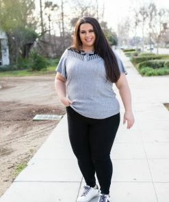 Boutique Simplified Tailor Made Short Sleeve Top