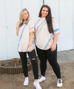 Boutique Simplified Flashback Short Sleeve Top