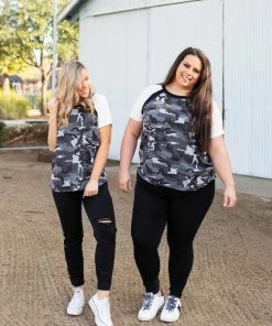 Boutique Simplified Camouflage In Darkness Short Sleeve Raglan