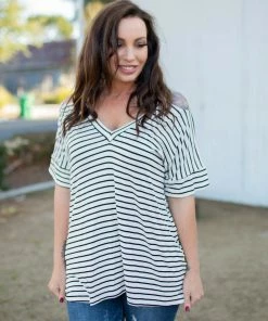 Boutique Simplified High Hopes Short Sleeve Top