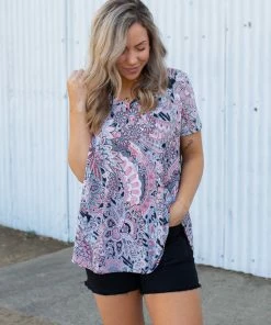 Boutique Simplified Mystery Awaits Short Sleeve Top 10 Boutique Simplified Mystery Awaits Short Sleeve Top