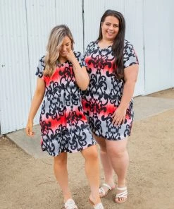 Boutique Simplified Damask You A Question T-shirt Dress