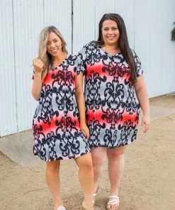 Boutique Simplified Damask You A Question T-shirt Dress