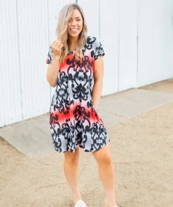 Boutique Simplified Damask You A Question T-shirt Dress