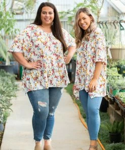 Boutique Simplified Spring Blossoms Short Sleeve Top