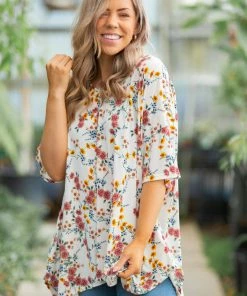 Boutique Simplified Spring Blossoms Short Sleeve Top