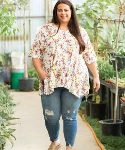 Boutique Simplified Spring Blossoms Short Sleeve Top