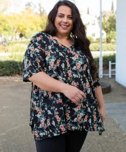 Boutique Simplified Night Blossoms Short Sleeve Top