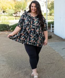 Boutique Simplified Night Blossoms Short Sleeve Top