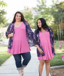 Boutique Simplified Midnight Floral Kimono