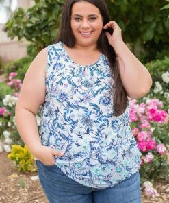 Boutique Simplified Ombre Floral Sleeveless Top