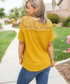 Boutique Simplified Spirited Front Tie Top In Mustard