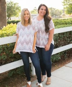 Boutique Simplified Zig To The Zag Short Sleeve Top