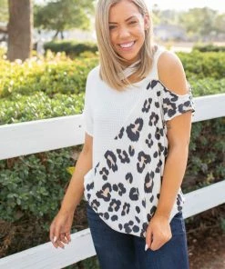 Boutique Simplified 3X Too Wild To Tame Short Sleeve Top