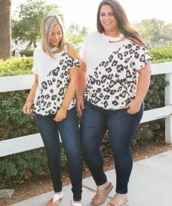 Boutique Simplified 3X Too Wild To Tame Short Sleeve Top