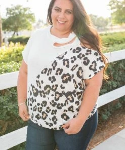 Boutique Simplified 3X Too Wild To Tame Short Sleeve Top