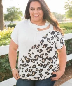 Boutique Simplified 3X Too Wild To Tame Short Sleeve Top