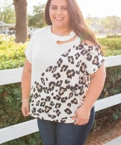 Boutique Simplified 3X Too Wild To Tame Short Sleeve Top