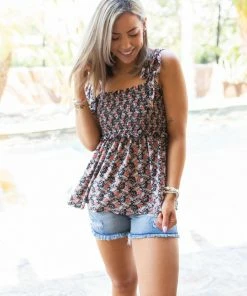 Boutique Simplified 2X Delightfully Dainty Sleeveless Top