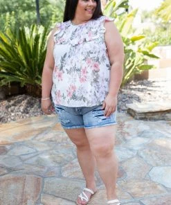 Boutique Simplified Heart Of Dixie Sleeveless Top