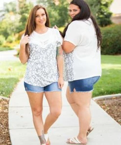 Boutique Simplified Chantilly Lace Dolman