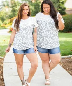 Boutique Simplified Chantilly Lace Dolman 11 Boutique Simplified Chantilly Lace Dolman