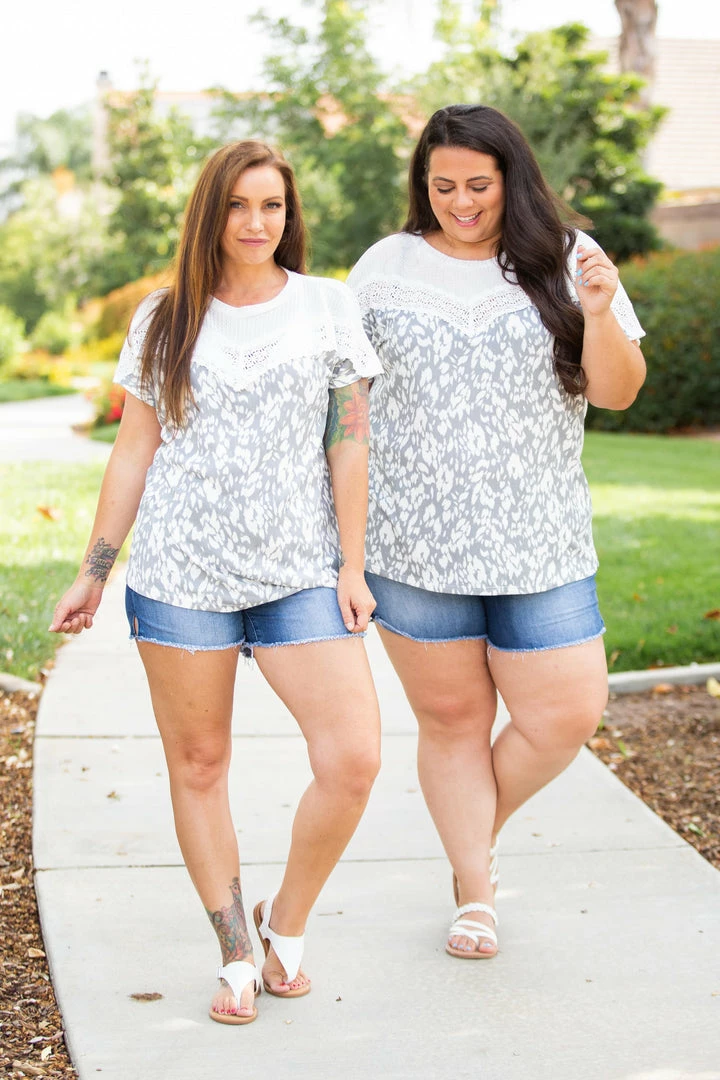 Boutique Simplified Chantilly Lace Dolman 3 Boutique Simplified Chantilly Lace Dolman