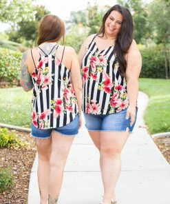 Boutique Simplified Vertical Illusions Tank