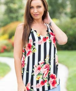 Boutique Simplified Vertical Illusions Tank