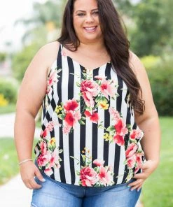 Boutique Simplified Vertical Illusions Tank